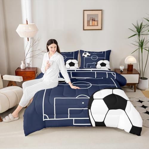Football Boys Comforter Set, Ball Games Sports Theme Soccer Print Quilt Set for Kids Teens Gamer Room Decor, Football Court Pattern Polyester Bedding Set with 2 Pillowcases, White (King Size)