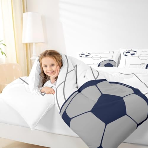 Kids Football Comforter Set Queen Size Soccer Ball Pattern Comforter for Boys Girls Teens Bedroom Sports Theme Bedding Set Breathable Football Court Duvet Set 2 Pillowcases Polyester Quilt Set