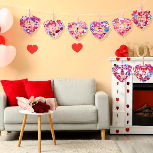 Hollowfly 48-Set Valentine's Day Wreath Craft Kit, 8 Paper Designs
