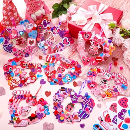 Hollowfly 48-Set Valentine's Day Wreath Craft Kit, 8 Paper Designs