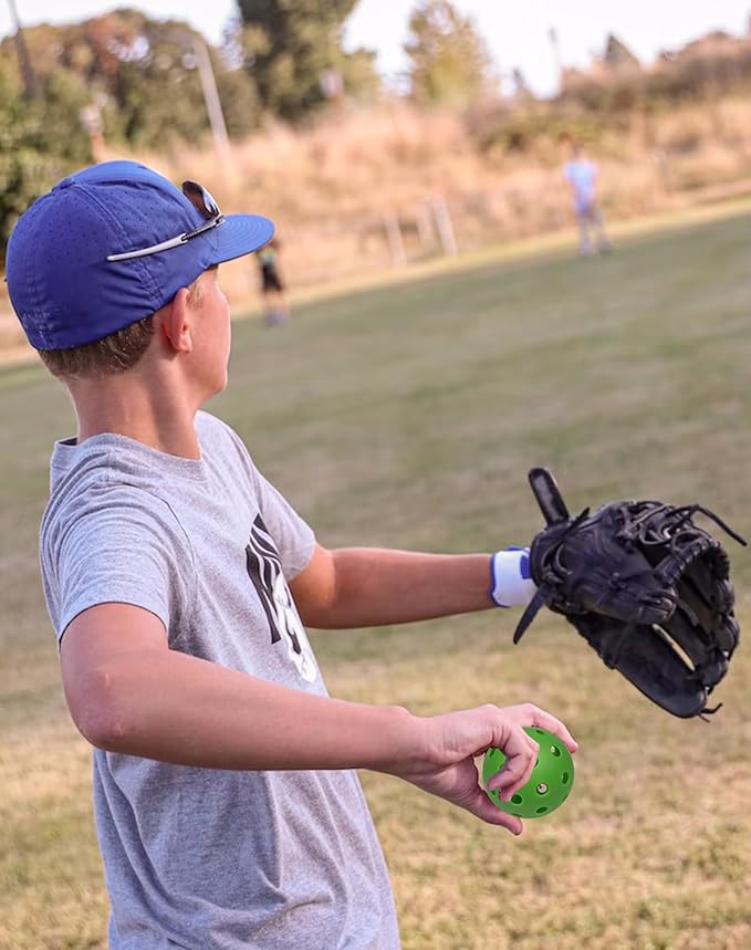 Tarutaru 20 Pack Plastic Practice Balls for Baseball & Softball - Soft Ball for Baseballs Hitting, Pitching, Batting Training, Lightweight Hollow Limited Flight Indoor & Outdoor Sport Diameter 2.83in
