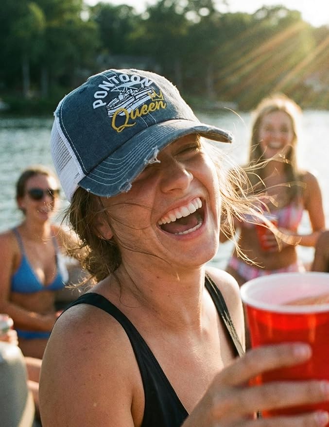 InnoBeta Pontoon Queen Hat, Boat Captain Gifts for Women, Pontoon Accessories Baseball Cap, for Pontoon Owners