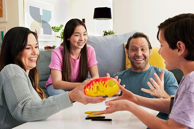 Mattel Games Pictionary Pic-Tato Hot Potato Game, Talks and Plays Music - Image 2